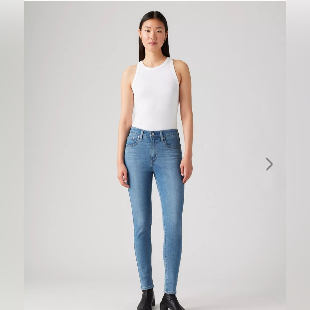 Levi’s 721 High-Rise Skinny Jeans